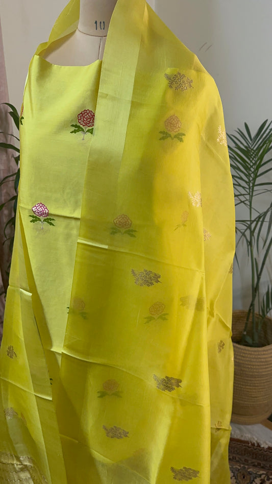 Yellow Banarasi Cotton Silk Suit, Traditional Banarasi Silk Dress, Suits, Organza Dupatta Banarasi Suit, kurta, Handwoven Banarasi Suit Set, Handloom Banarasi Suit Online, Festive Wear Banarasi Suit, Ethnic Banarasi Suit for Weddings, dupatta, Designer Banarasi Cotton Silk Set, Banarasi Silk Suit with Dupatta, Banarasi Kadhwa Kurta Fabric, banarasi