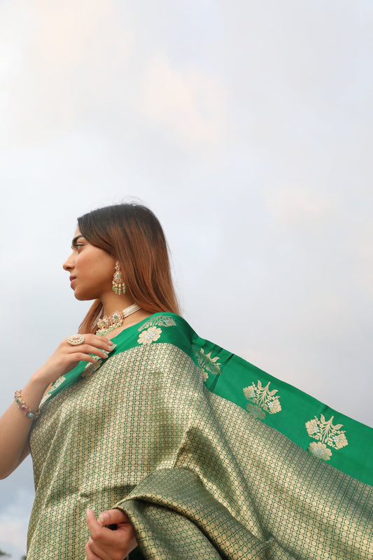 The Ganga-Jamuni Influence on Banarasi Weaving: A Fusion of Cultures in Every Saree