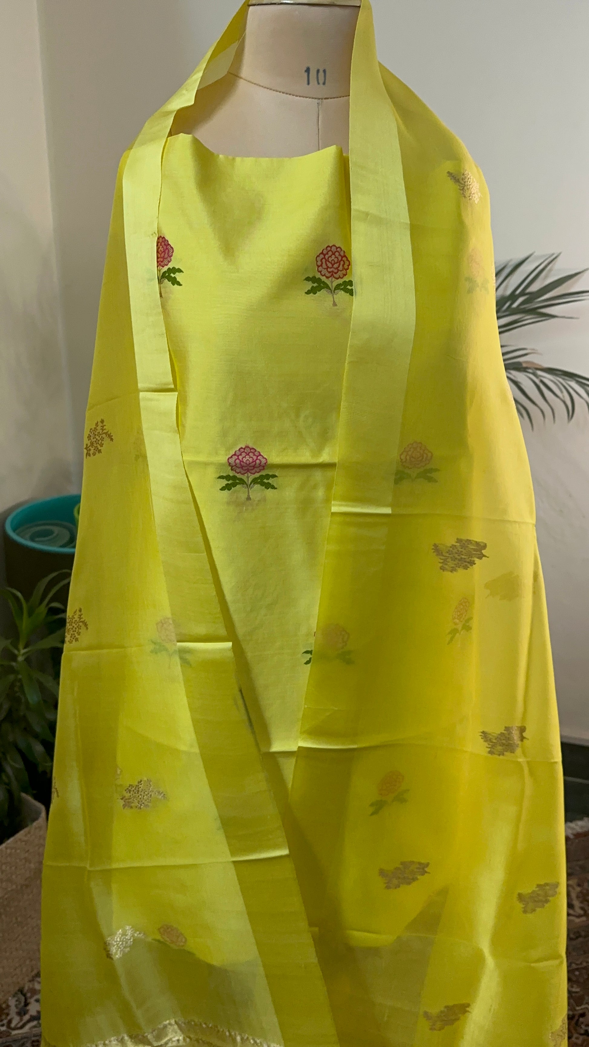 Yellow Banarasi Cotton Silk Suit, Traditional Banarasi Silk Dress, Suits, Organza Dupatta Banarasi Suit, kurta, Handwoven Banarasi Suit Set, Handloom Banarasi Suit Online, Festive Wear Banarasi Suit, Ethnic Banarasi Suit for Weddings, dupatta, Designer Banarasi Cotton Silk Set, Banarasi Silk Suit with Dupatta, Banarasi Kadhwa Kurta Fabric, banarasi
