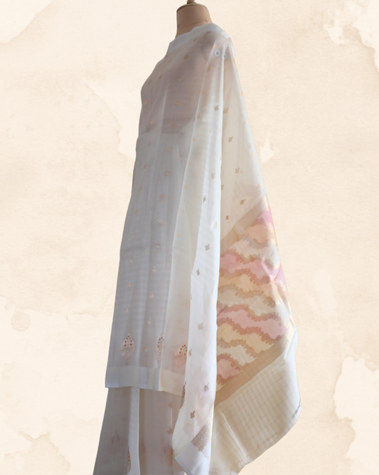 Sveta Saree, Banarasi Organza Silk Saree, Off White Saree ,Handwoven Kadhwa Saree, Pure Organza Silk Saree, Rangkat Pallu Saree, Multicoloured Banarasi Saree, Bridal Trousseau Saree, Wedding Guest Saree, Festive Silk Saree, Designer Handloom Saree, Minimalist Elegant Saree, Contemporary Organza Saree, Luxury Indian Saree, Traditional Banarasi Weave