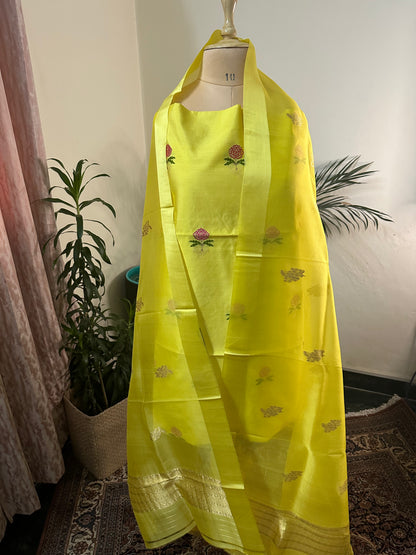 Yellow Banarasi Cotton Silk Suit, Traditional Banarasi Silk Dress, Suits, Organza Dupatta Banarasi Suit, kurta, Handwoven Banarasi Suit Set, Handloom Banarasi Suit Online, Festive Wear Banarasi Suit, Ethnic Banarasi Suit for Weddings, dupatta, Designer Banarasi Cotton Silk Set, Banarasi Silk Suit with Dupatta, Banarasi Kadhwa Kurta Fabric, banarasi

